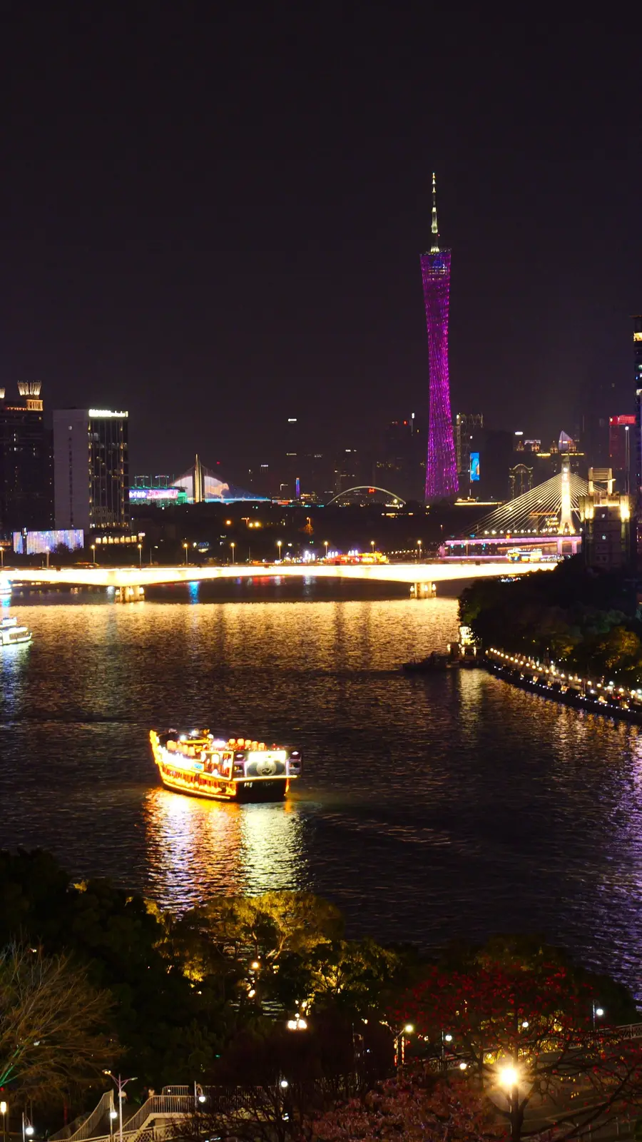 广州塔与珠江夜景